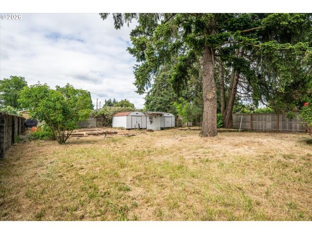 940 W M St, Springfield, OR 97477
