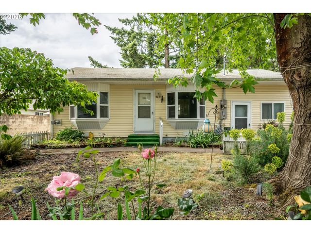 940 W M St, Springfield, OR 97477
