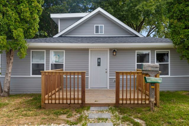 42425 N Park Lane E, Antioch, IL 60002