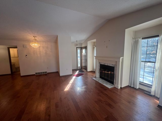 2253 Edington Drive SE, Grand Rapids, MI 49508