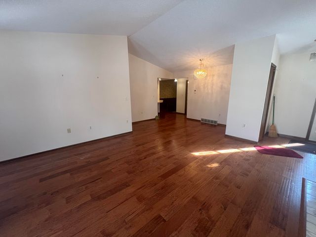 2253 Edington Drive SE, Grand Rapids, MI 49508