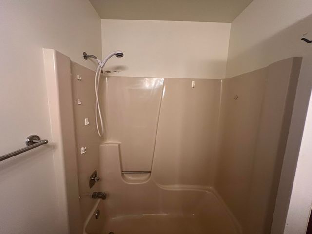 2253 Edington Drive SE, Grand Rapids, MI 49508