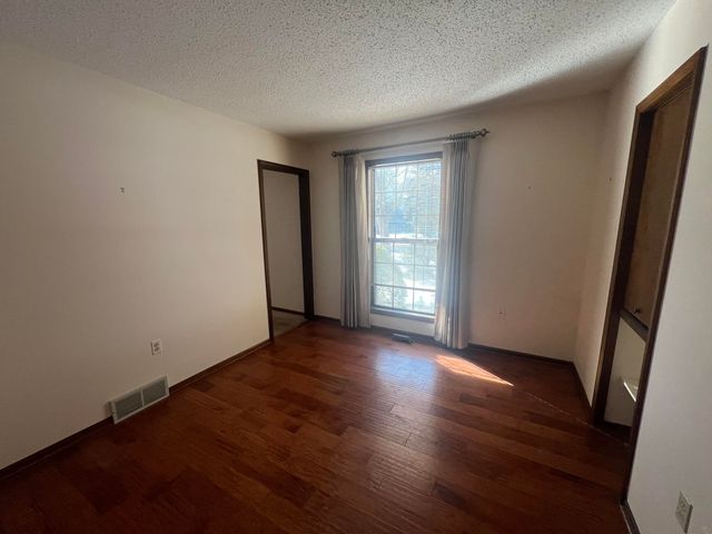 2253 Edington Drive SE, Grand Rapids, MI 49508