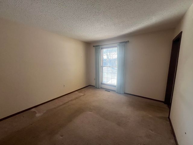 2253 Edington Drive SE, Grand Rapids, MI 49508