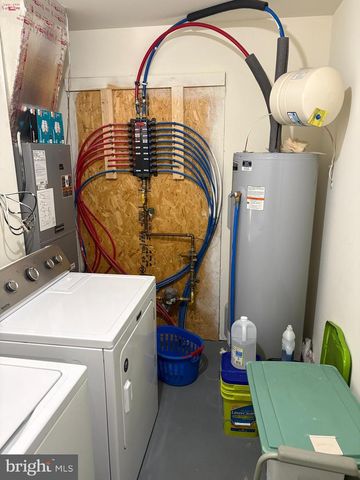 26 PACIFIC AVE, Milroy, PA 17063