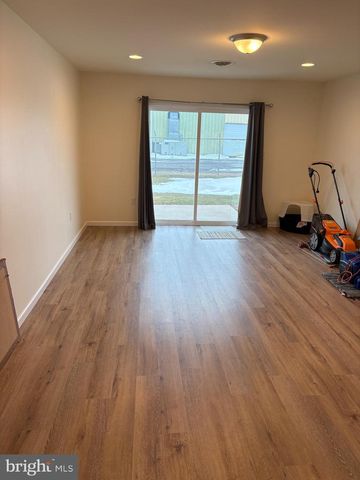 26 PACIFIC AVE, Milroy, PA 17063