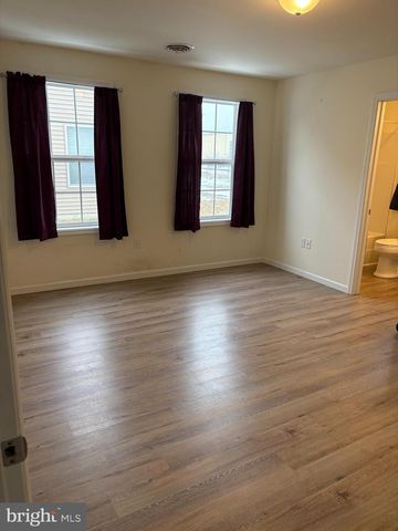 26 PACIFIC AVE, Milroy, PA 17063