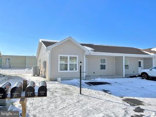 26 PACIFIC AVE, Milroy, PA 17063