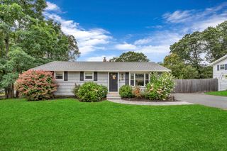 12 Arrowhead Rd, Bellingham, MA 02019