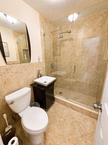 11425 SW 43rd Ter, Miami, FL 33165