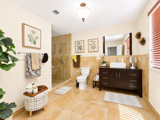 11425 SW 43rd Ter, Miami, FL 33165