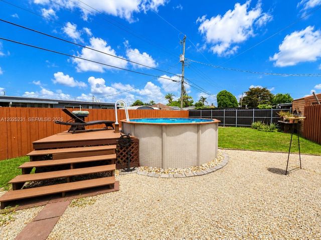 11425 SW 43rd Ter, Miami, FL 33165