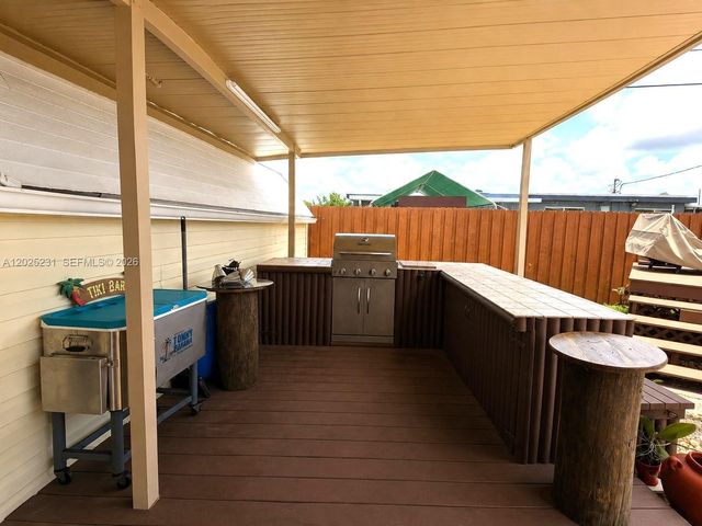 11425 SW 43rd Ter, Miami, FL 33165