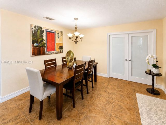 11425 SW 43rd Ter, Miami, FL 33165