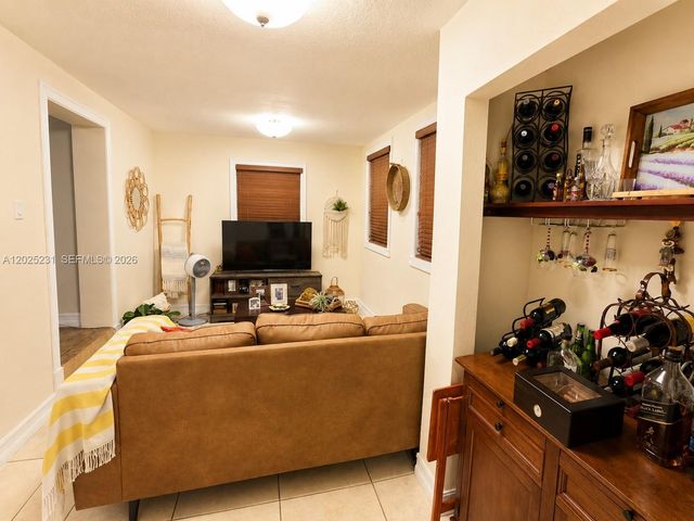 11425 SW 43rd Ter, Miami, FL 33165