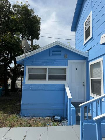 1018 Adams Street E, West Palm Beach, FL 33407