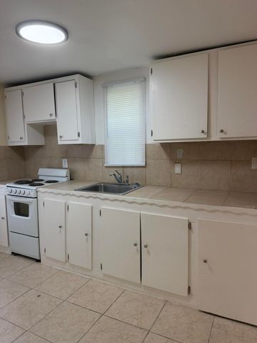 1018 Adams Street E, West Palm Beach, FL 33407