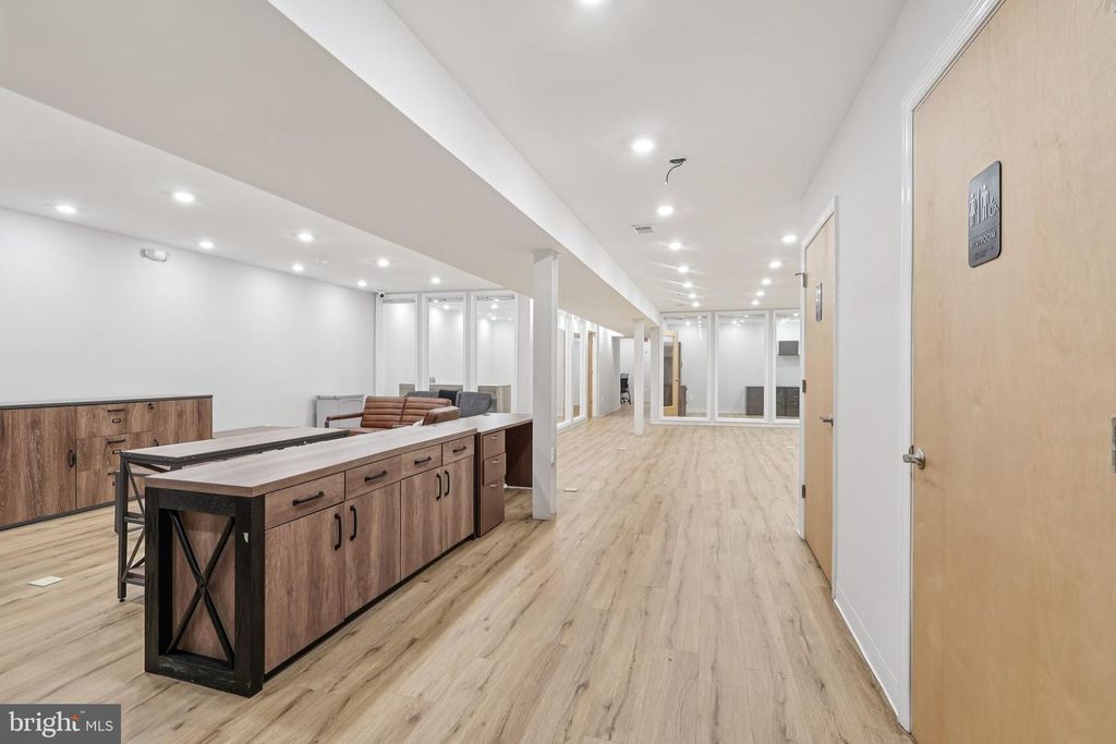 6713-15 OGONTZ AVE, Philadelphia, PA 19126