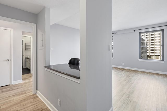 109 N Main St Apt 412, Memphis, TN 38103