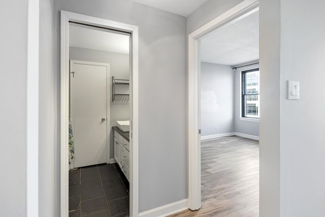 109 N Main St Apt 412, Memphis, TN 38103