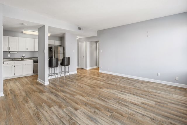 109 N Main St Apt 412, Memphis, TN 38103