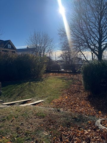 70 Ford Place, Bridgeport, CT 06610