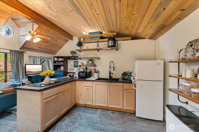 23990 Vinland Terrace NW, Poulsbo, WA 98370