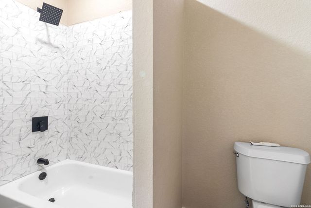 1010 W Lynwood Ave, San Antonio, TX 78201