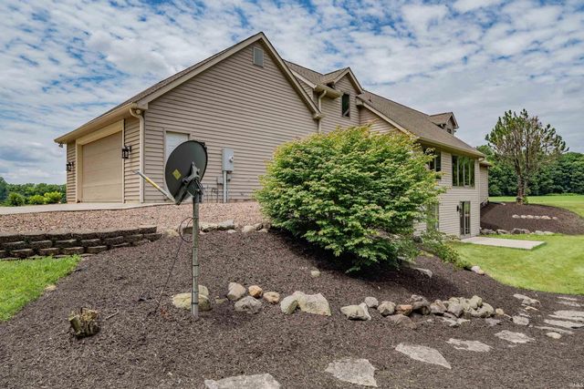 7565 N Clear Creek Road, Huntington, IN 46750