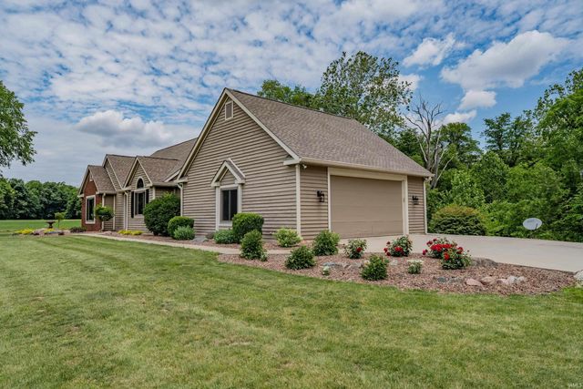 7565 N Clear Creek Road, Huntington, IN 46750