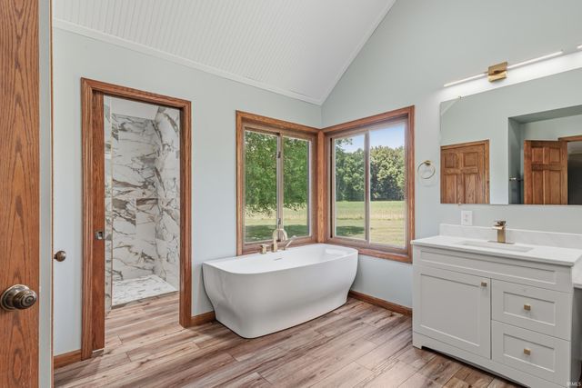 7565 N Clear Creek Road, Huntington, IN 46750