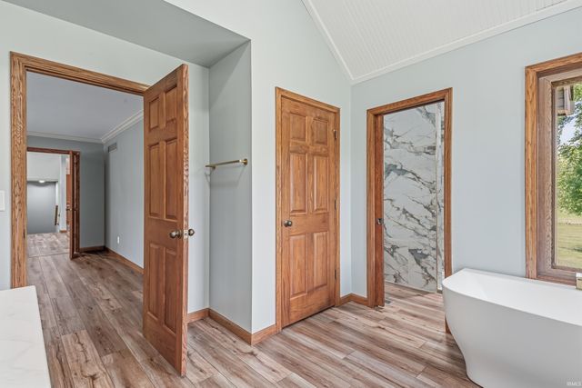 7565 N Clear Creek Road, Huntington, IN 46750