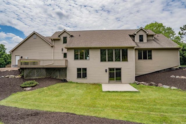 7565 N Clear Creek Road, Huntington, IN 46750