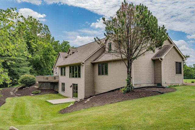 7565 N Clear Creek Road, Huntington, IN 46750
