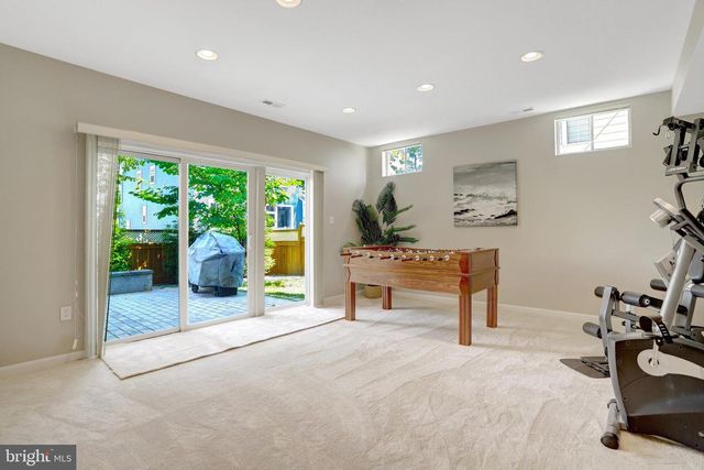 8552 BAUER CIR, Springfield, VA 22152