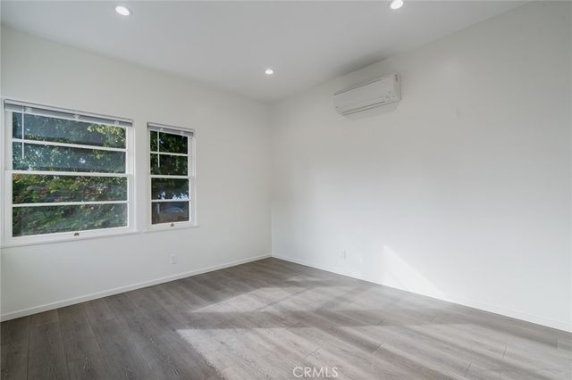 1226 S Dunsmuir, Los Angeles, CA 90019