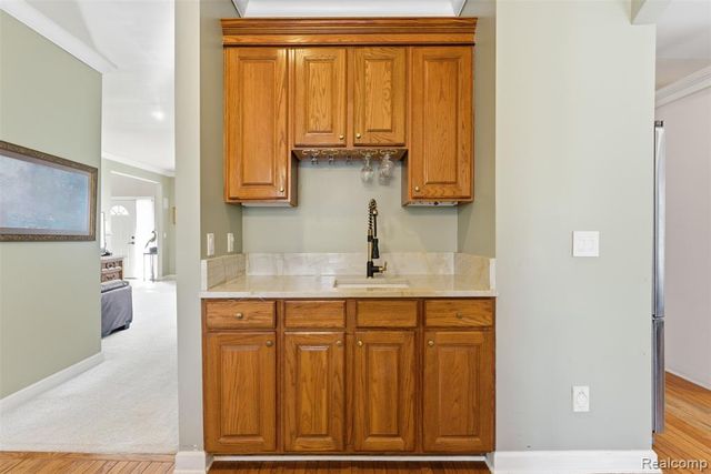 28690 Wintergreen Court, Farmington Hills, MI 48331