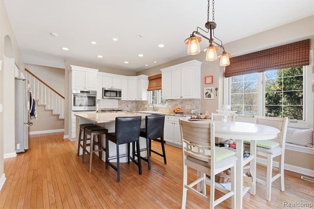 28690 Wintergreen Court, Farmington Hills, MI 48331