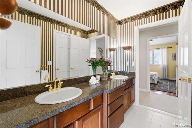 28690 Wintergreen Court, Farmington Hills, MI 48331