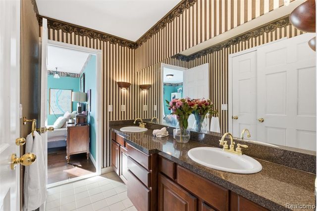 28690 Wintergreen Court, Farmington Hills, MI 48331