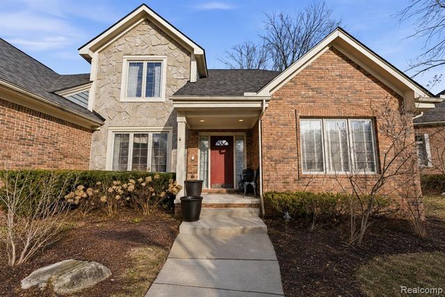 28690 Wintergreen Court, Farmington Hills, MI 48331