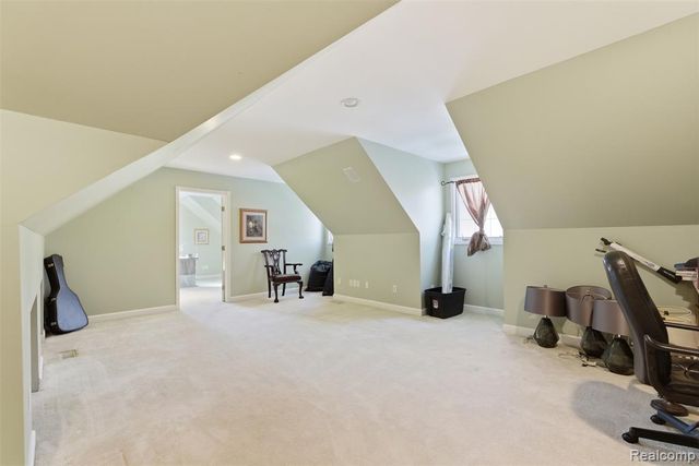 28690 Wintergreen Court, Farmington Hills, MI 48331