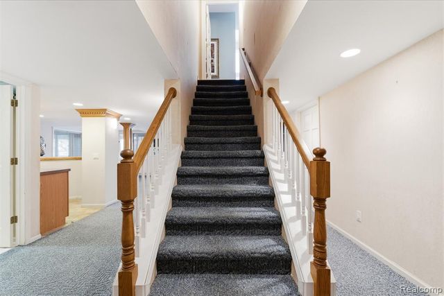 28690 Wintergreen Court, Farmington Hills, MI 48331