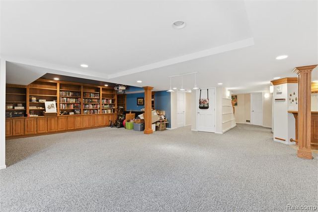28690 Wintergreen Court, Farmington Hills, MI 48331