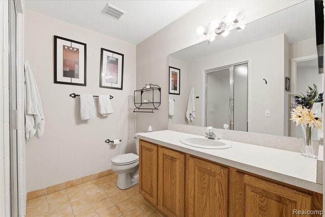 28690 Wintergreen Court, Farmington Hills, MI 48331
