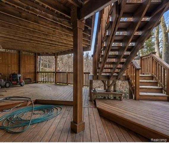 28690 Wintergreen Court, Farmington Hills, MI 48331