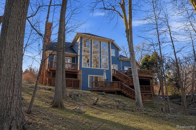 28690 Wintergreen Court, Farmington Hills, MI 48331