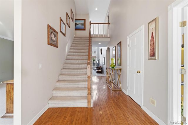 28690 Wintergreen Court, Farmington Hills, MI 48331