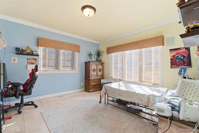 28690 Wintergreen Court, Farmington Hills, MI 48331
