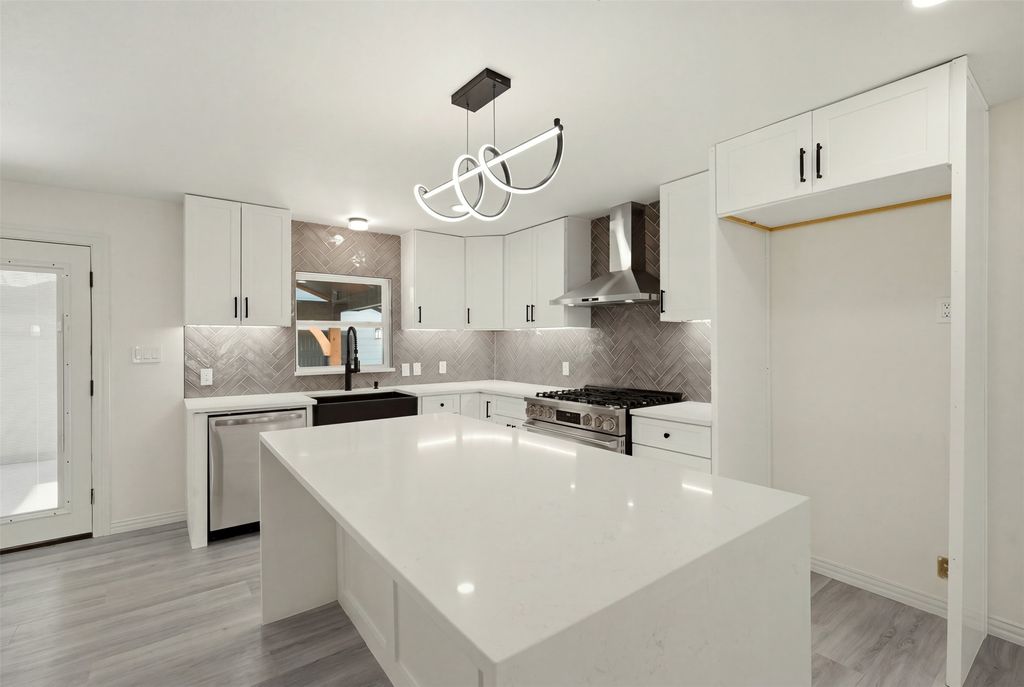 3030 Mark Twain Drive, Farmers Branch, TX 75234 — photo 3